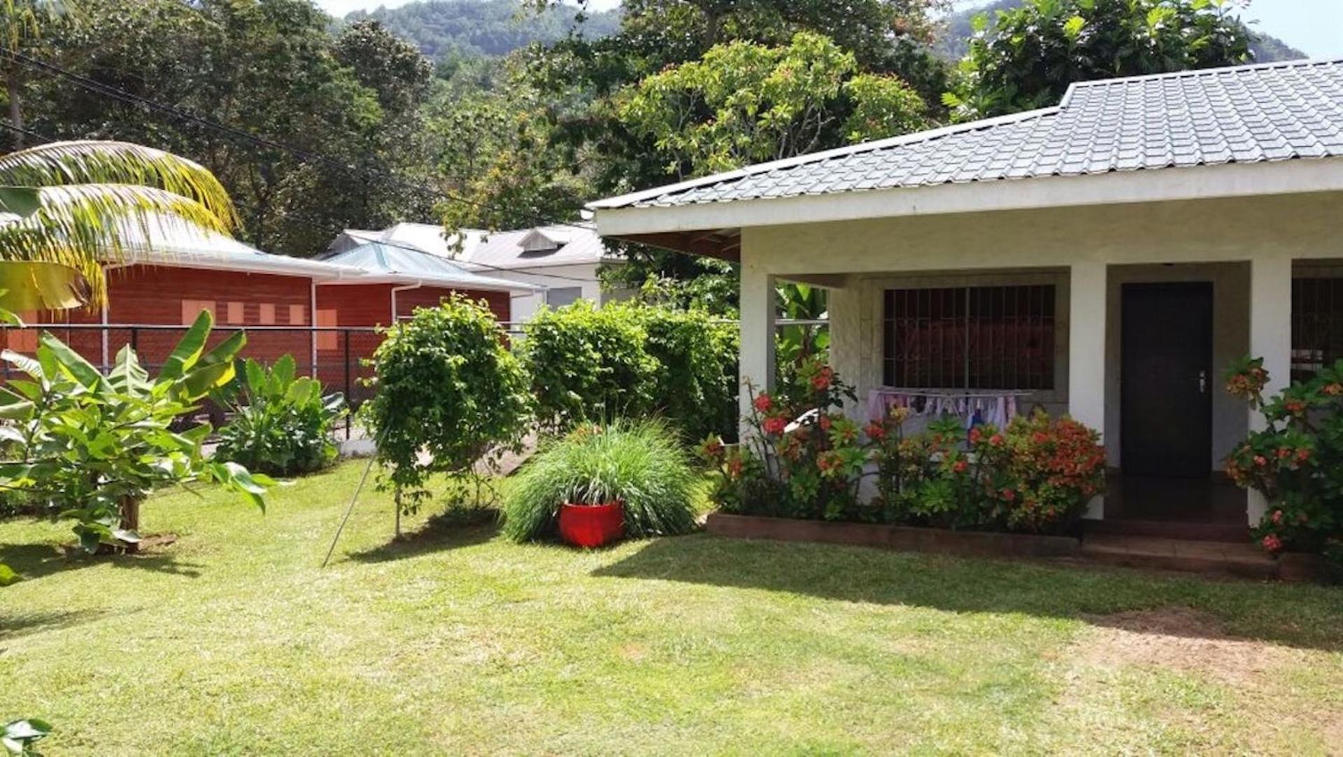 Au Cap Hcs Bungalows Turtle Bay Rustic Bungalow מראה חיצוני תמונה
