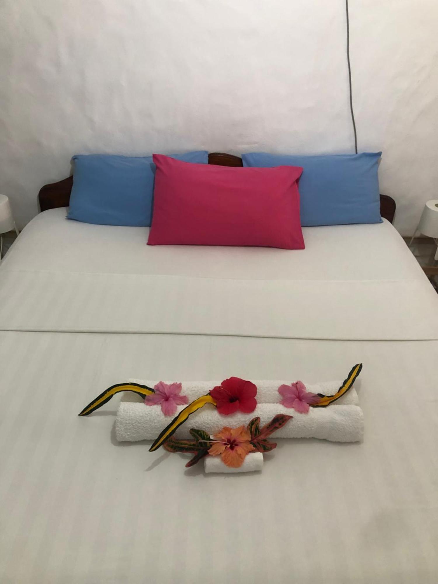 Au Cap Hcs Bungalows Turtle Bay Rustic Bungalow מראה חיצוני תמונה